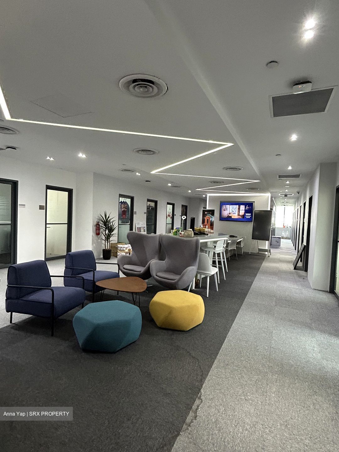 Stellar@tampines (D18), Retail #558369351